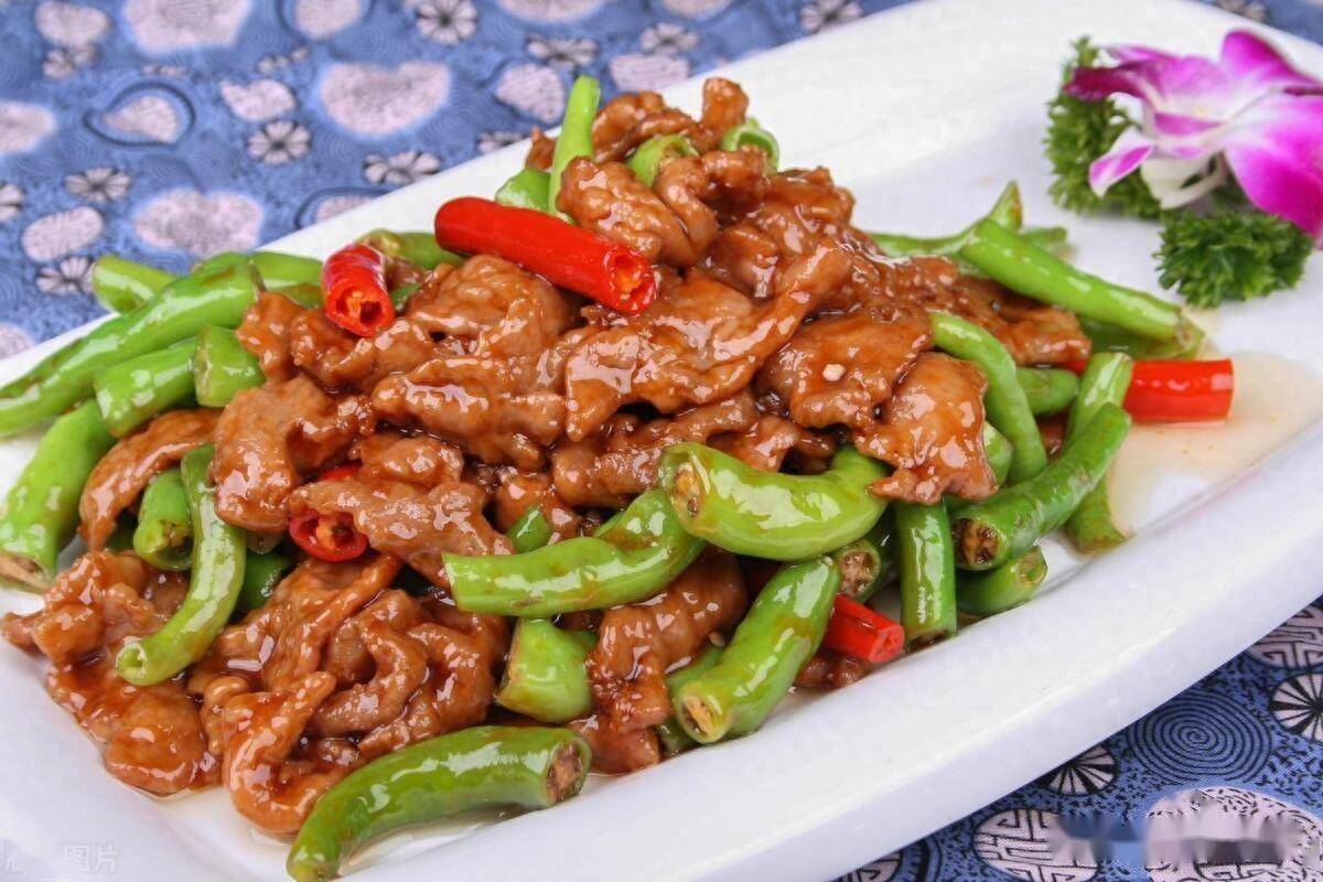 辣椒炒牛肉怎样才能不老不柴？牢记4个技巧，牛肉又香又嫩还入味