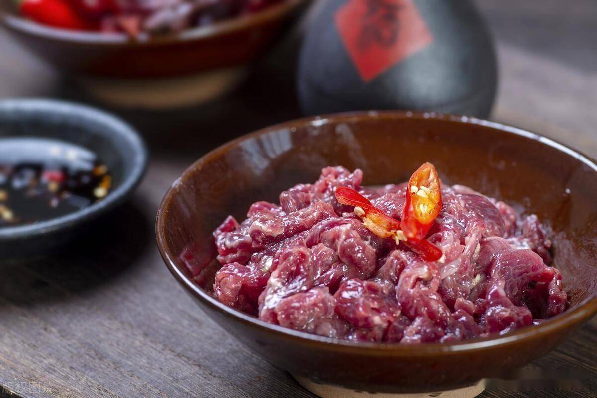 辣椒炒牛肉怎样才能不老不柴？牢记4个技巧，牛肉又香又嫩还入味